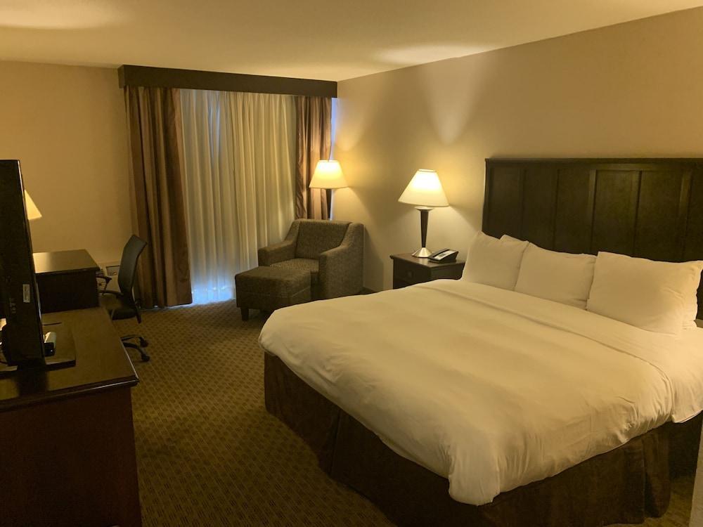 Doubletree By Hilton Fort Worth South Exterior photo