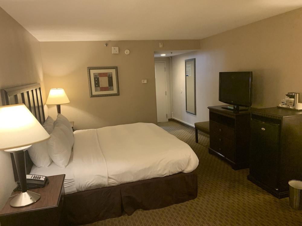 Doubletree By Hilton Fort Worth South Exterior photo