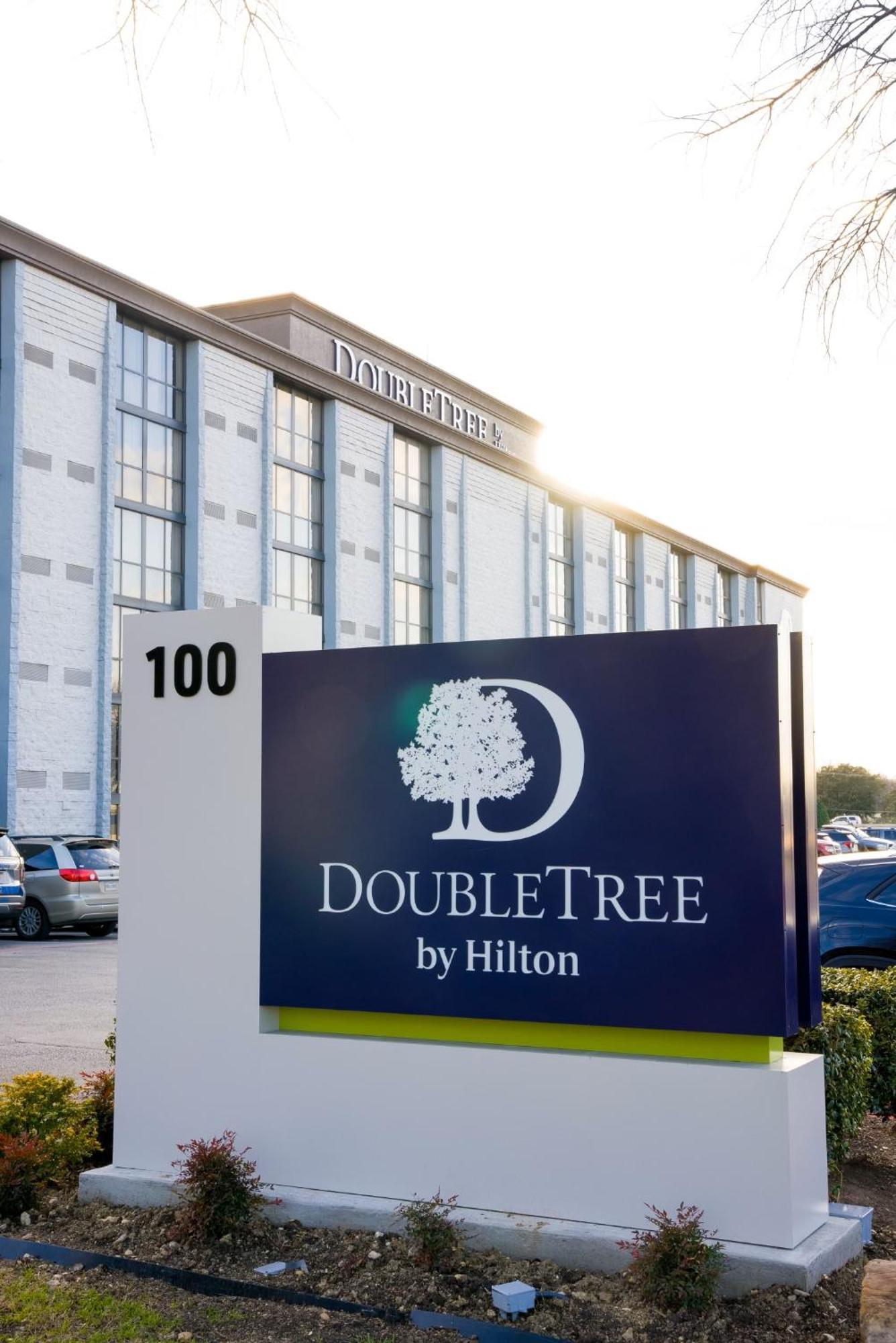 Doubletree By Hilton Fort Worth South Exterior photo