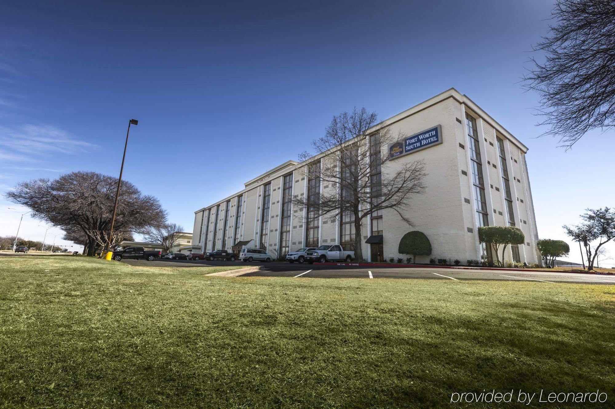 Doubletree By Hilton Fort Worth South Exterior photo