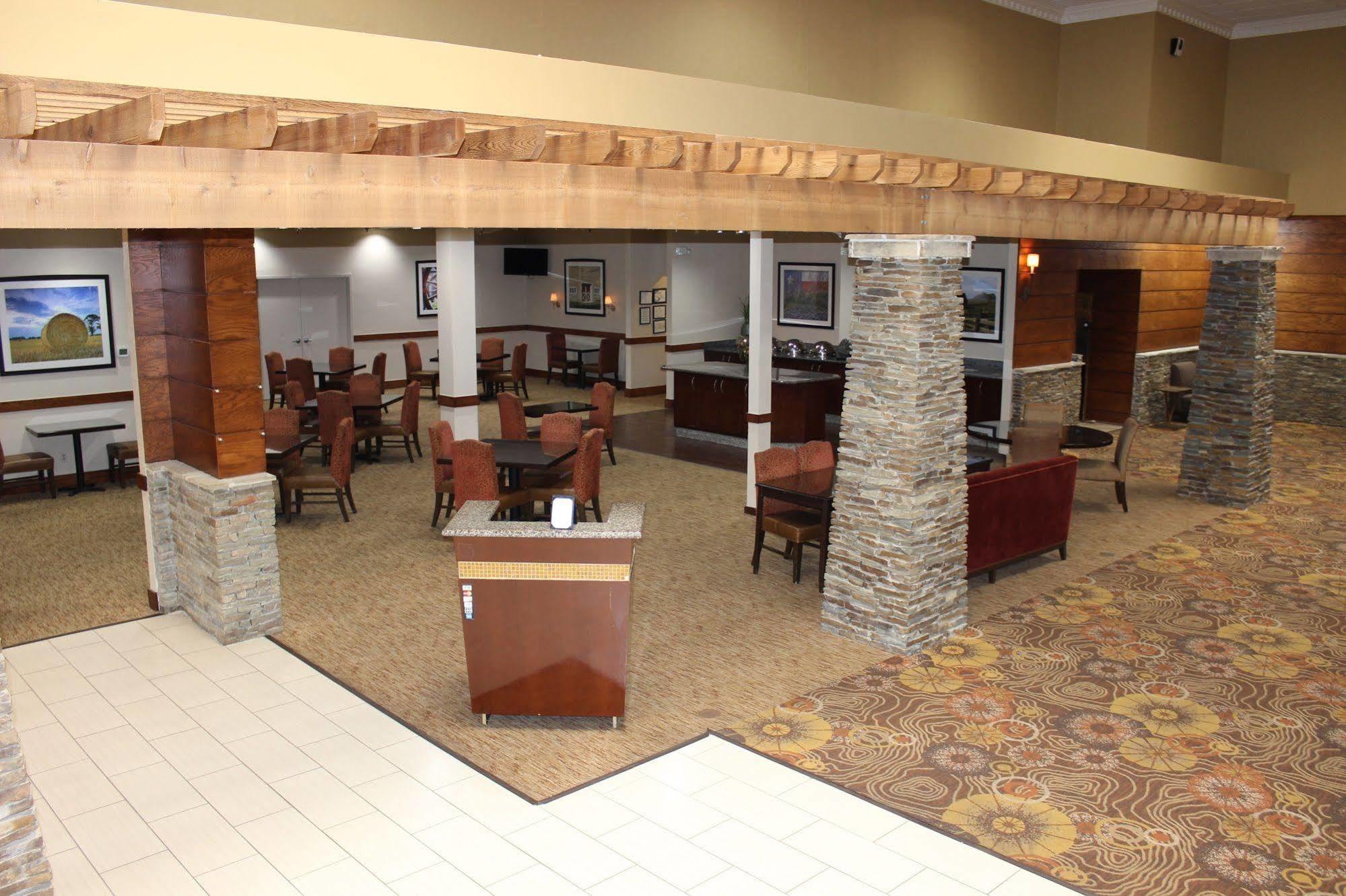 Doubletree By Hilton Fort Worth South Exterior photo