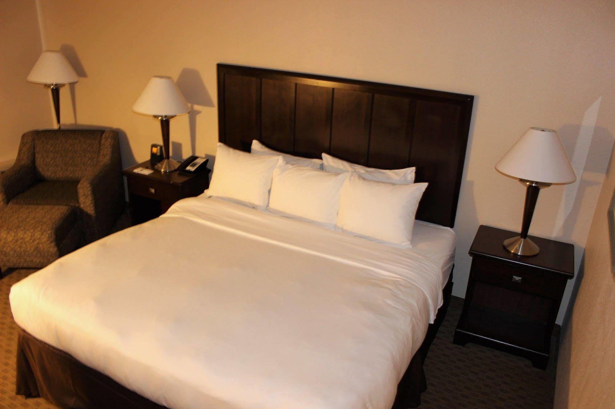 Doubletree By Hilton Fort Worth South Exterior photo